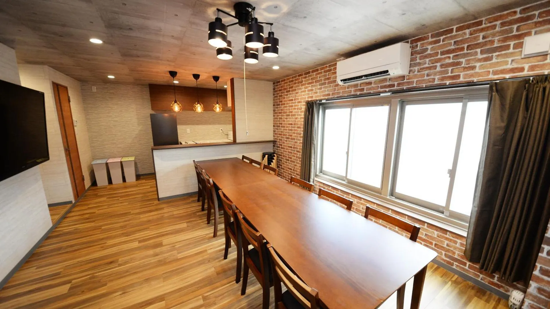 Shinjuku Ny House 301 contacts